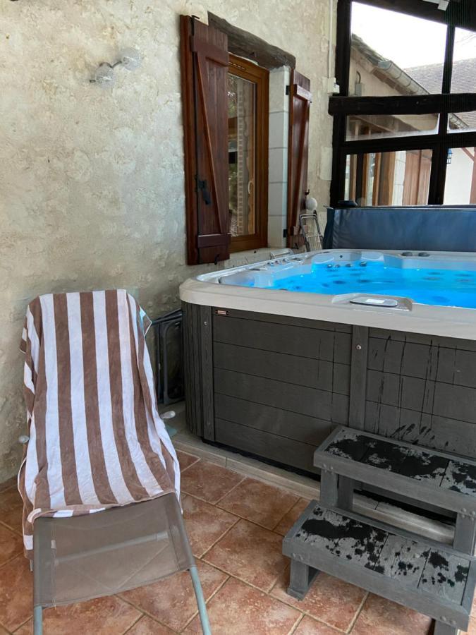 La Charmeraie : Gite De Charme, Piscine Et Spa Thésée Exteriör bild
