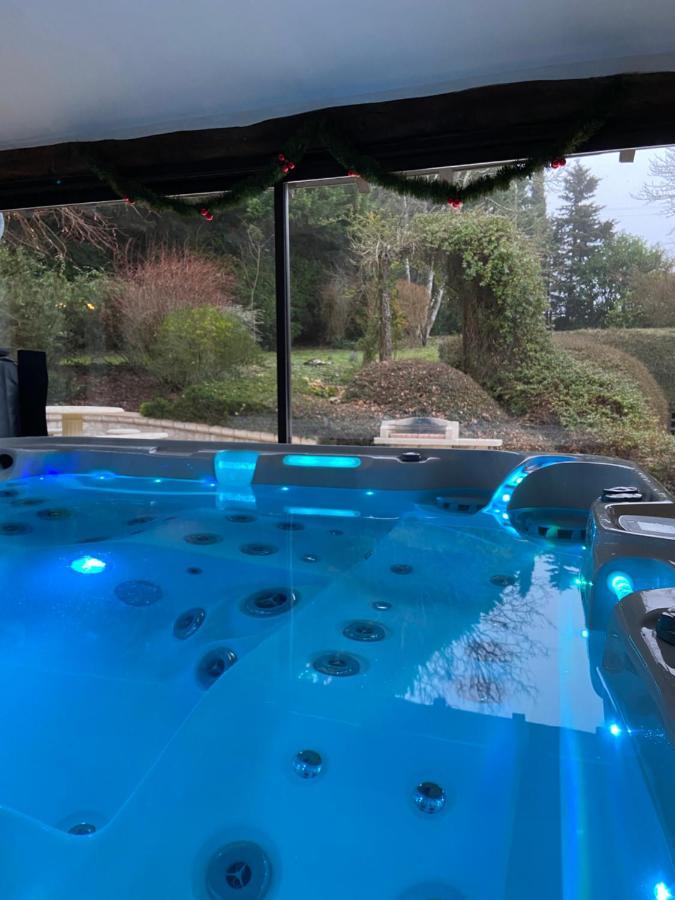 La Charmeraie : Gite De Charme, Piscine Et Spa Thésée Exteriör bild